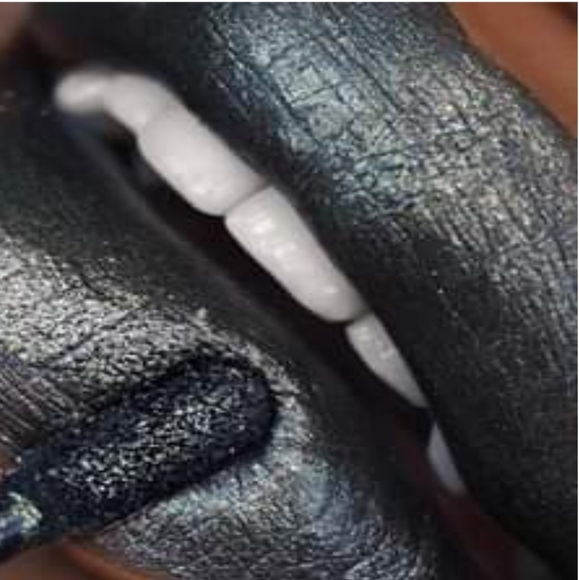 🌟🕷CASTLE Black 🌑 Moon Liquid Matte Lipstick NWT - Picture 4 of 6